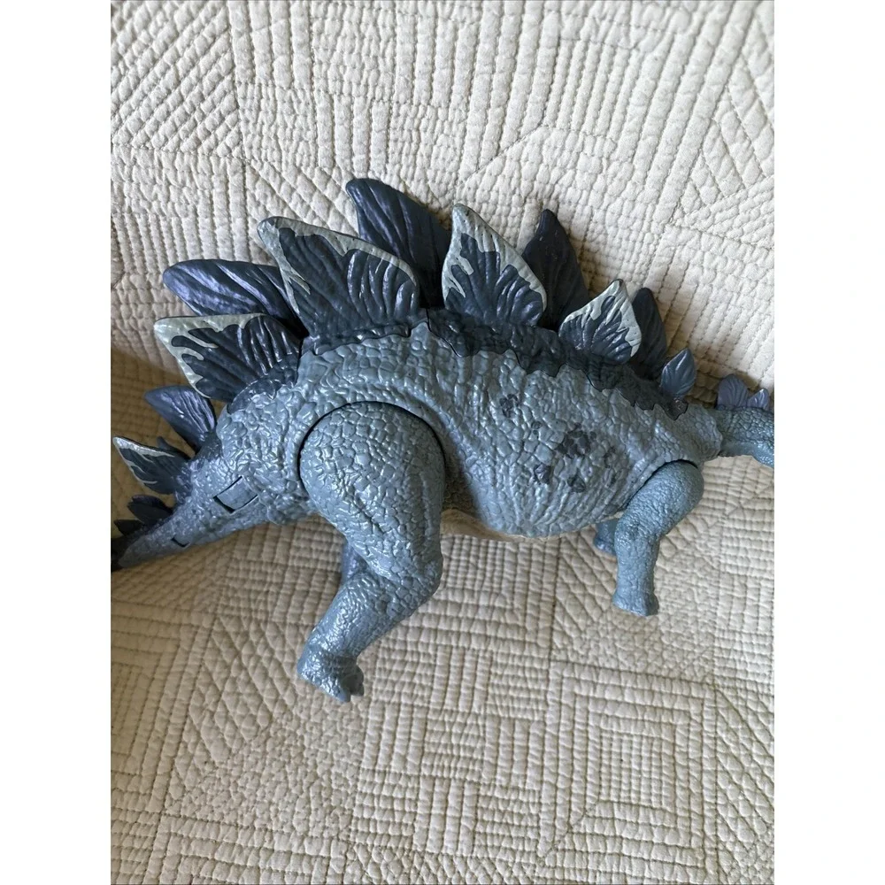 Mattel Jurassic World Action Attack Stegosaurus Dinosaur Figure Tail Swipe 2018